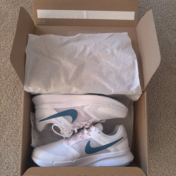 Women's Size 11 Nike Run Swift 3 Running Shoes - Picture 2 of 5